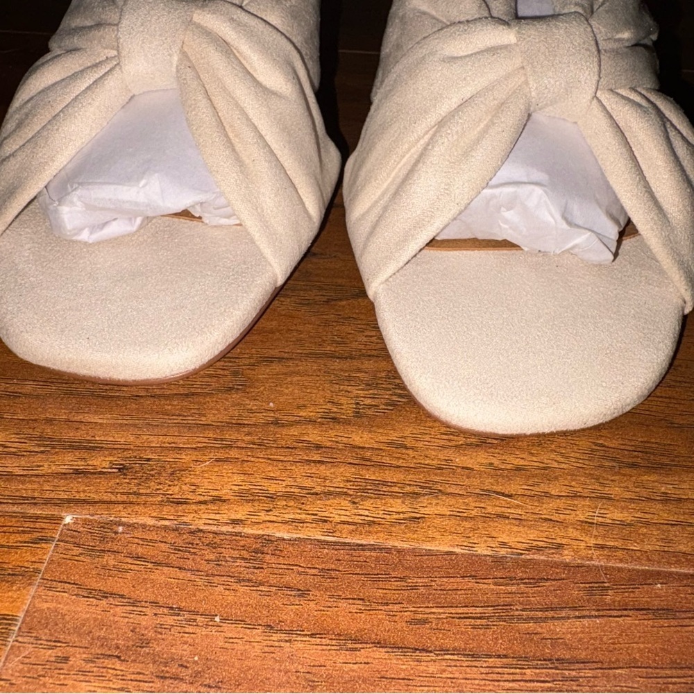 Comfortview Cream Knot Heels Size 9.5 W - Picture 2 of 8